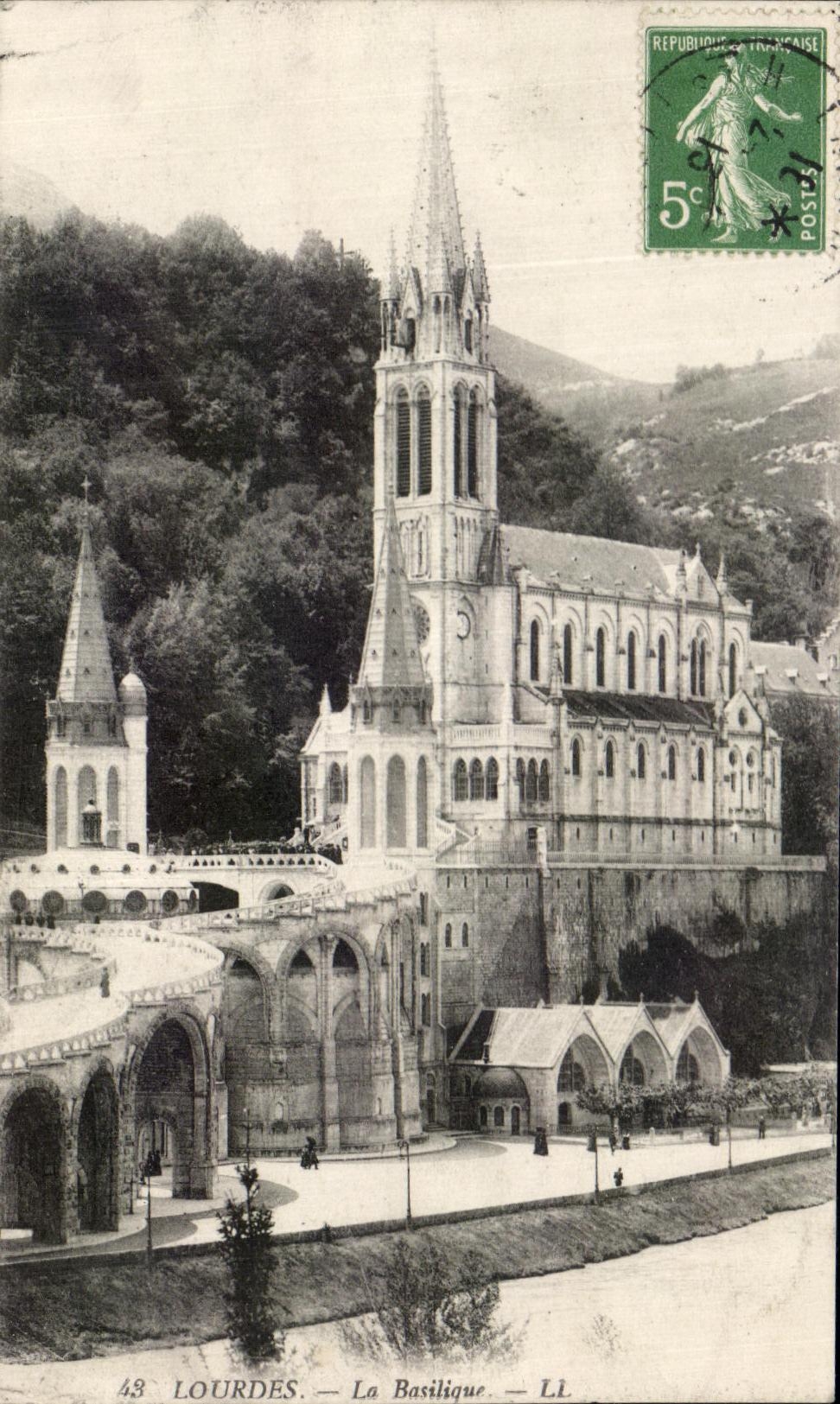 CPA Lourdes the Basilica