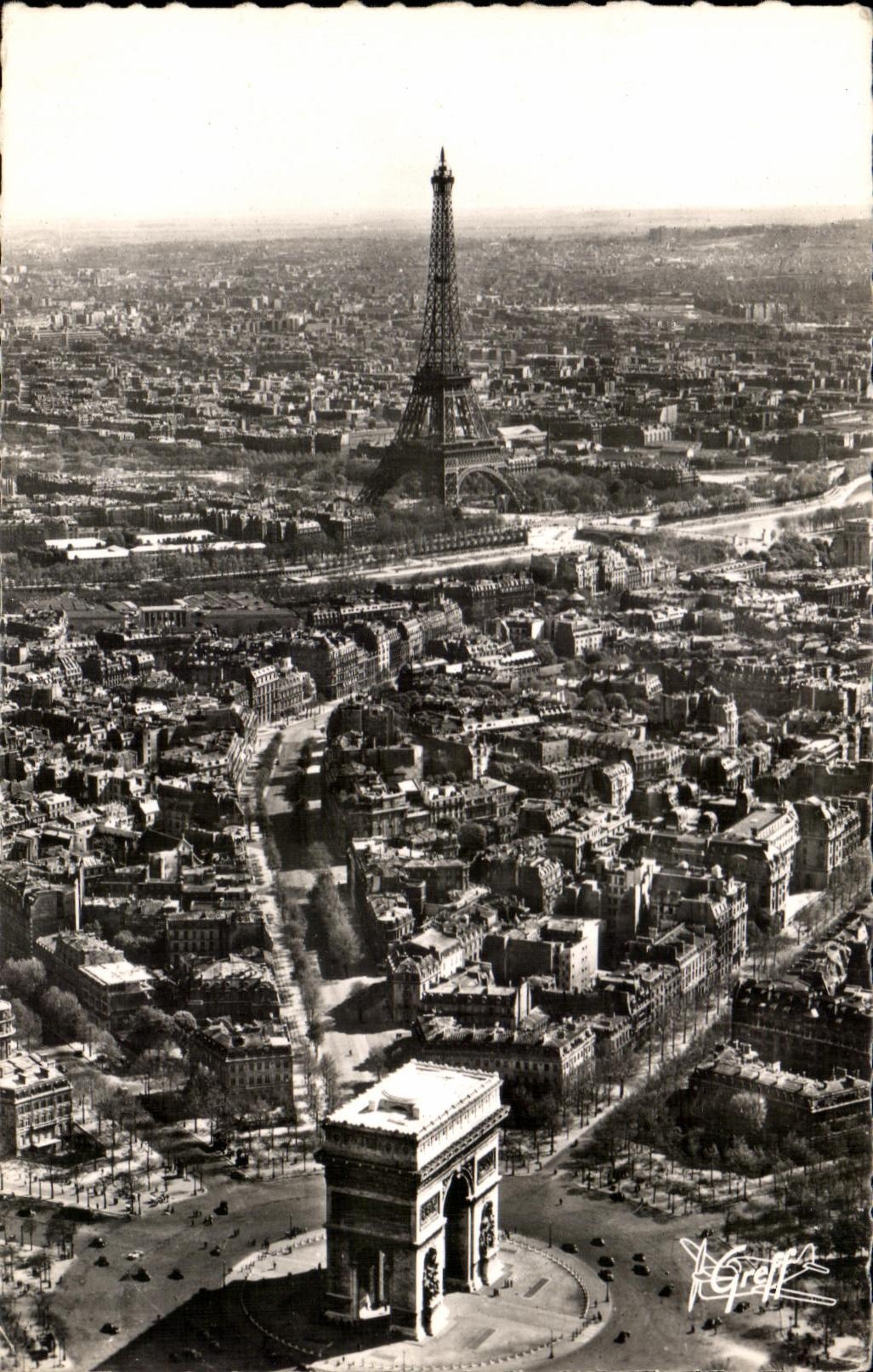 CPA Paris Seen air Arc de Triomphe of Etoile and the Eiffel Tower