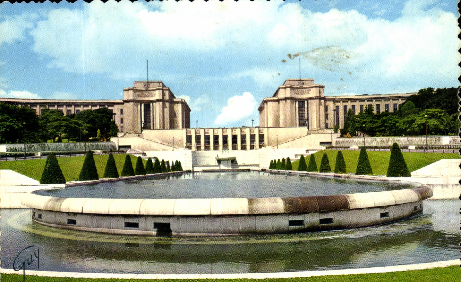 CPA Paris And Its Wonders Basin of the gardens of Trocadero and the palate of Chaillot