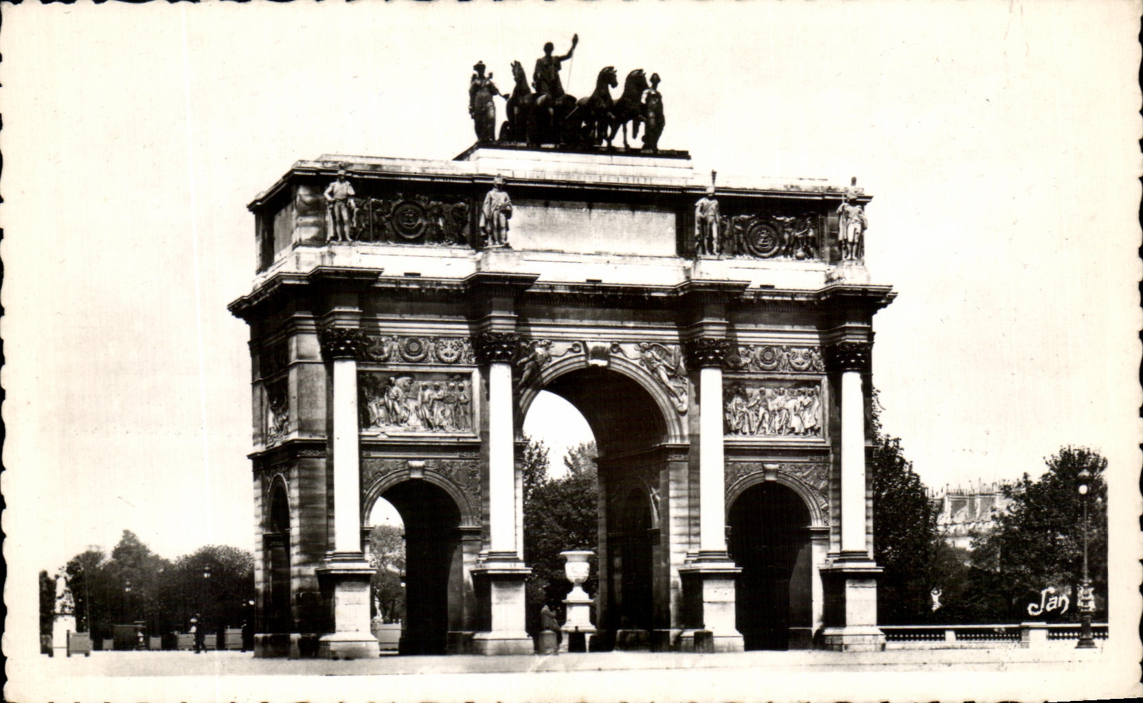 CPA Paris the Carousel