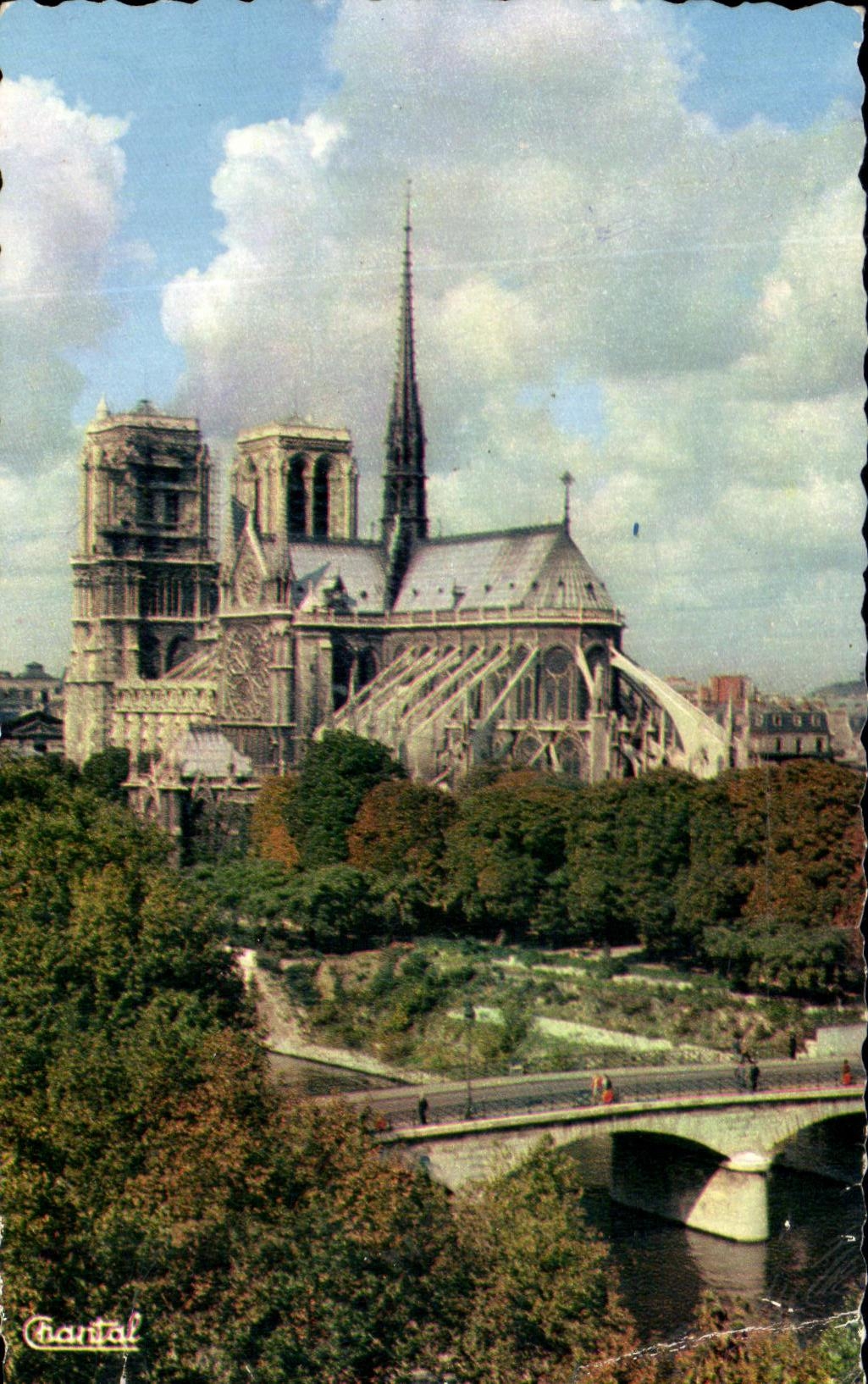 CPA Paris Notre Dame and Gardens of Eveche