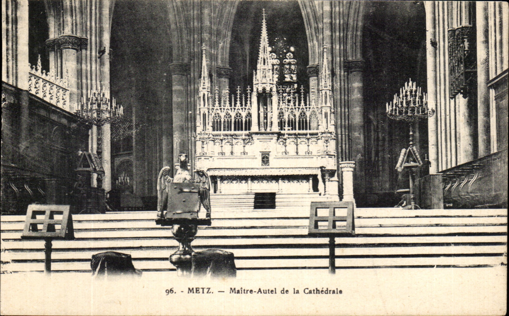 Puente principal del horno de CPA Metz del aguila de la catedral
