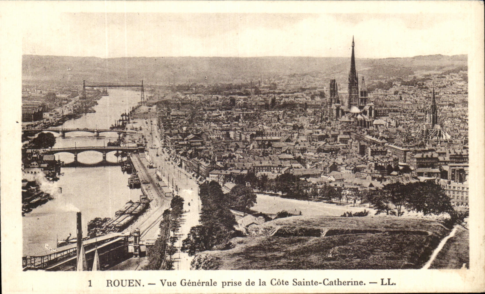 CPA Rouen View Taken of the Dimension Sainte Catherine