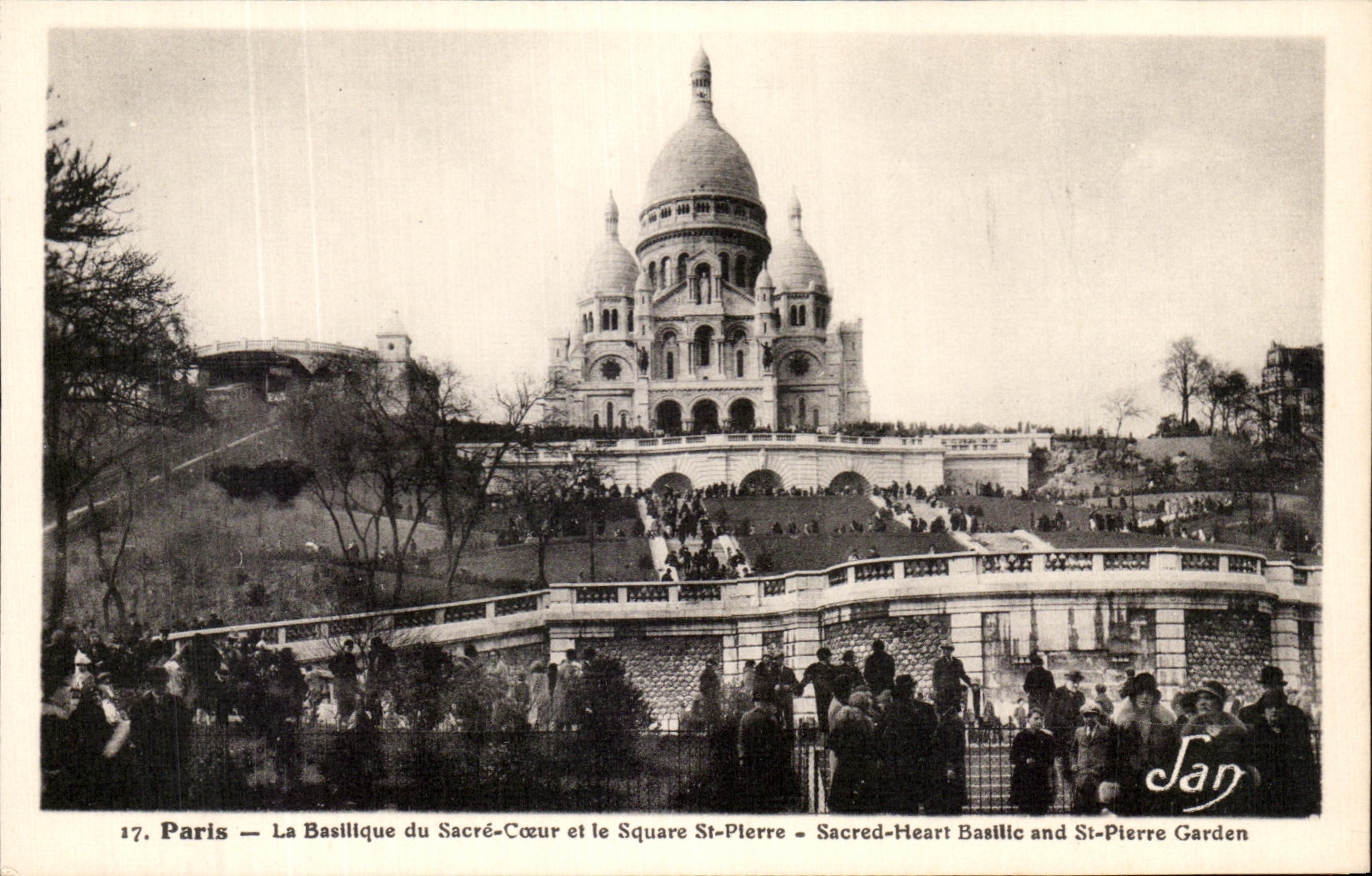 CPA Paris La Basilique du Sacre Coeur et le Square St Pierre