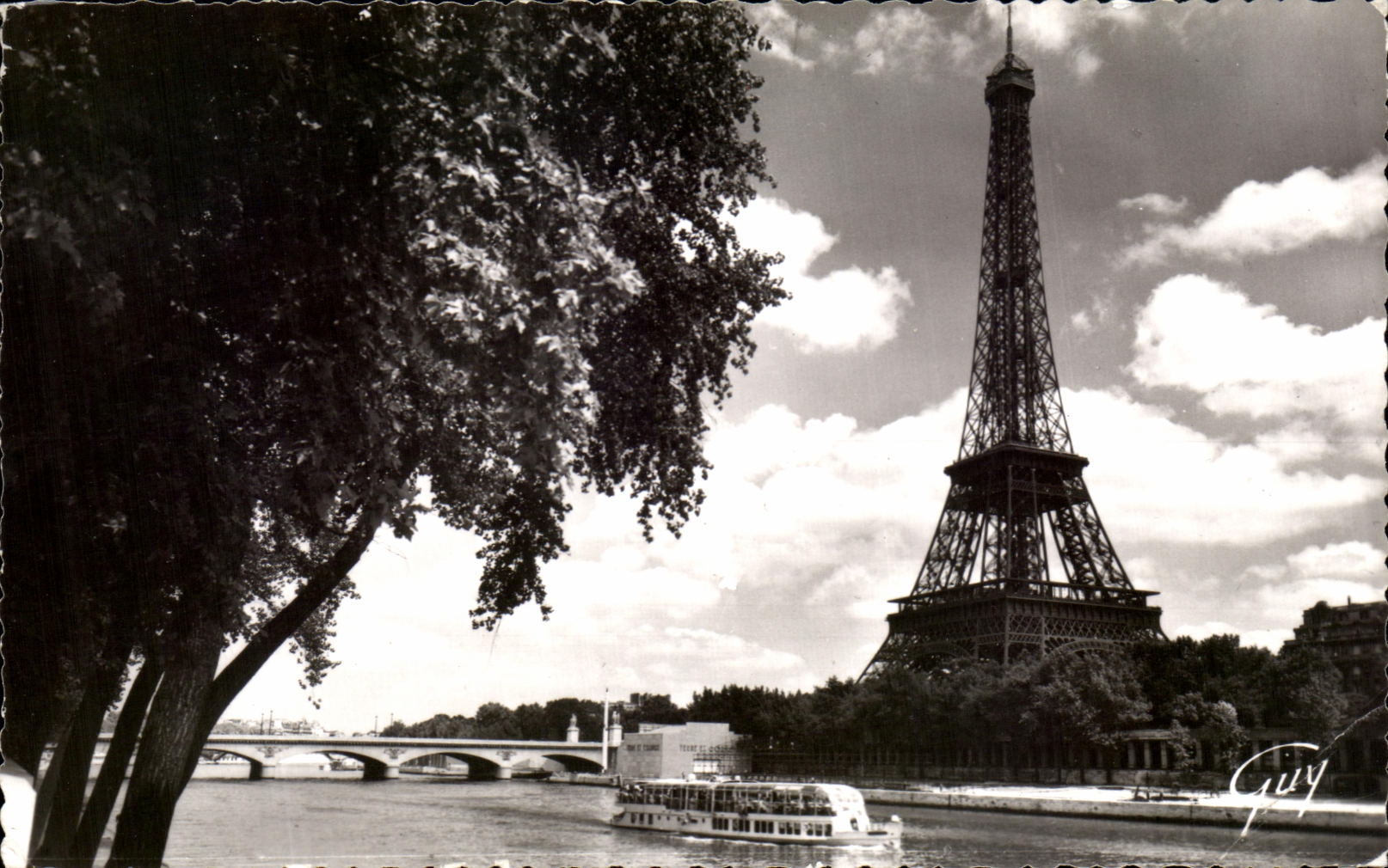 CPA Paris Et Ses Merveilles La four Eiffel de l'avenue de New York