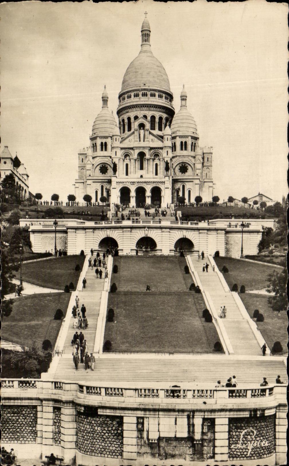 CPA Paris the Basilica of the Sacring Heart of Montmartre
