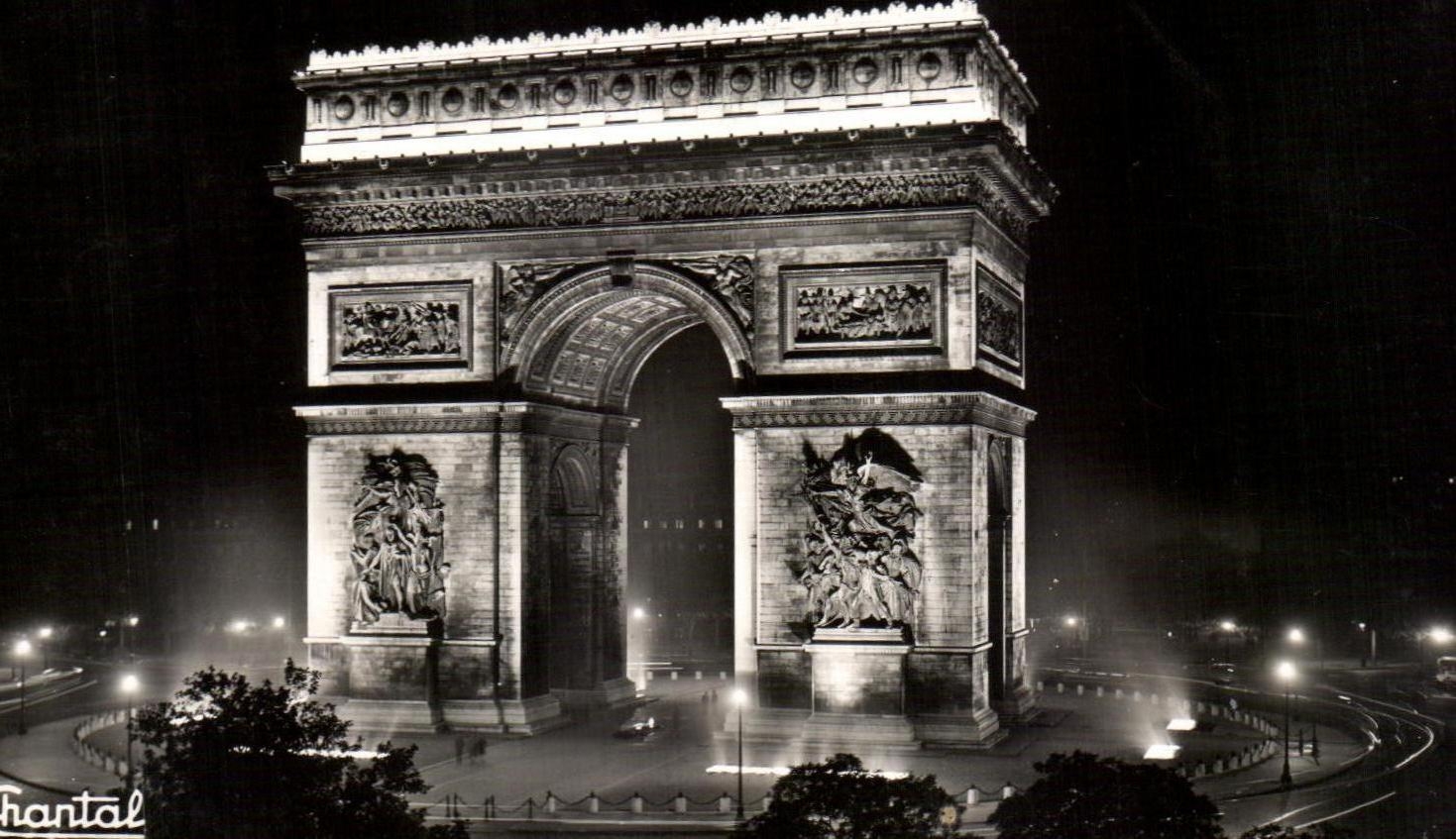 CPA Paris La Place de l'Etoile illuminee