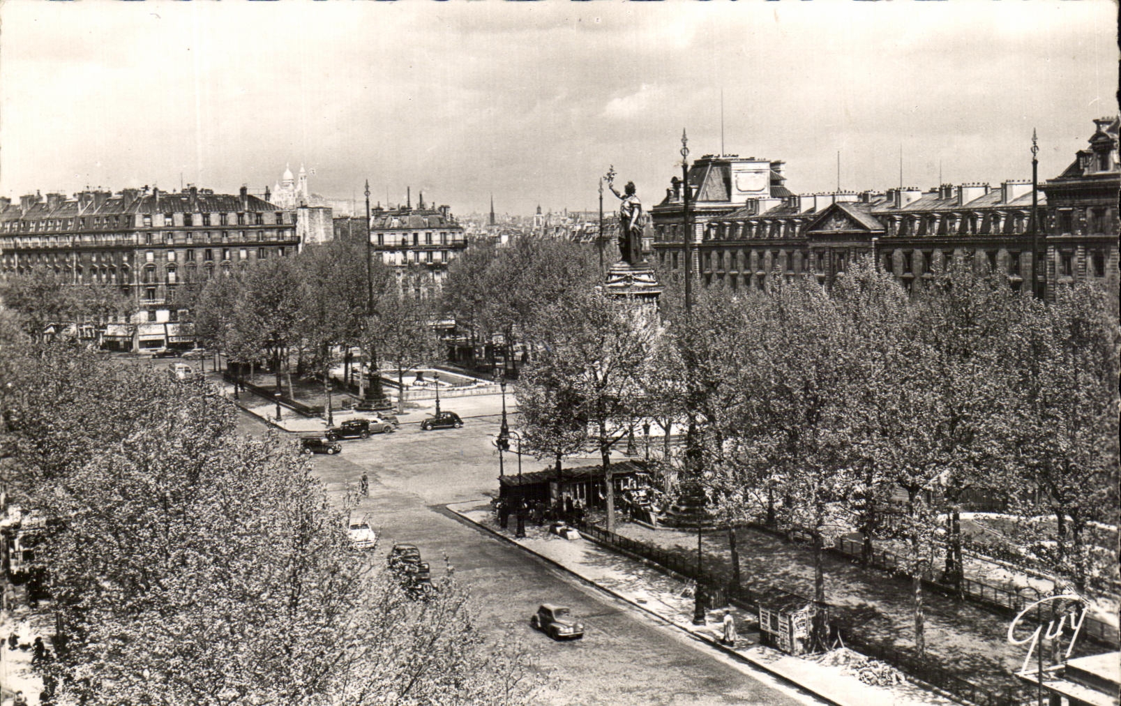CPA Paris Its Wonders the Place Republic Basilica of Montmartre Crowns Heart