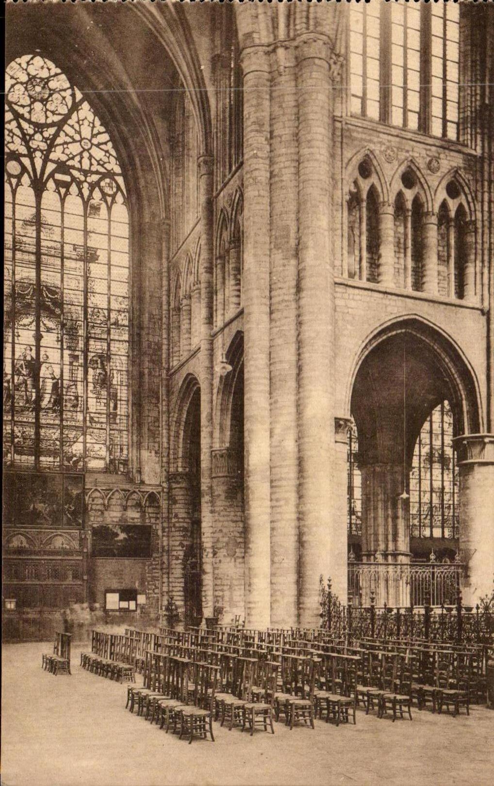 CPA Collegial Brussels S Michel Gudule the Northern Transept and the Stained glass of Charles Quint