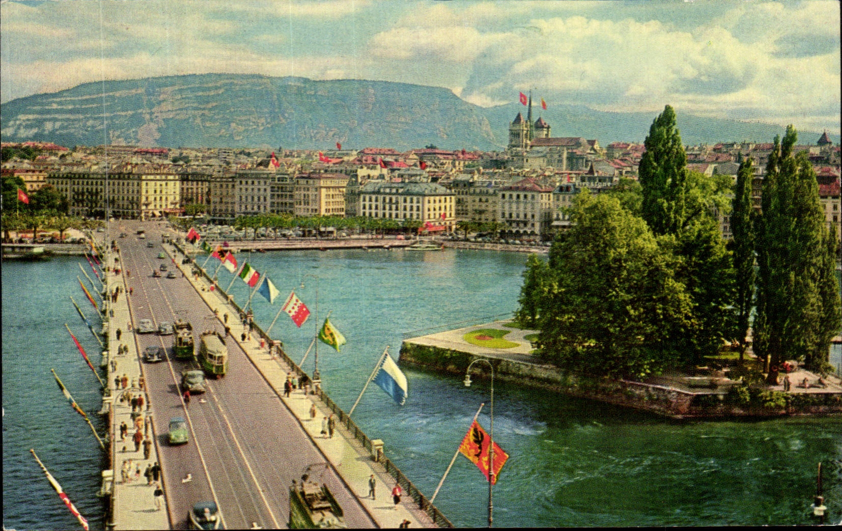 CPSM Geneva iie JJ Rousseau And the Bridge Of Mont Blanc