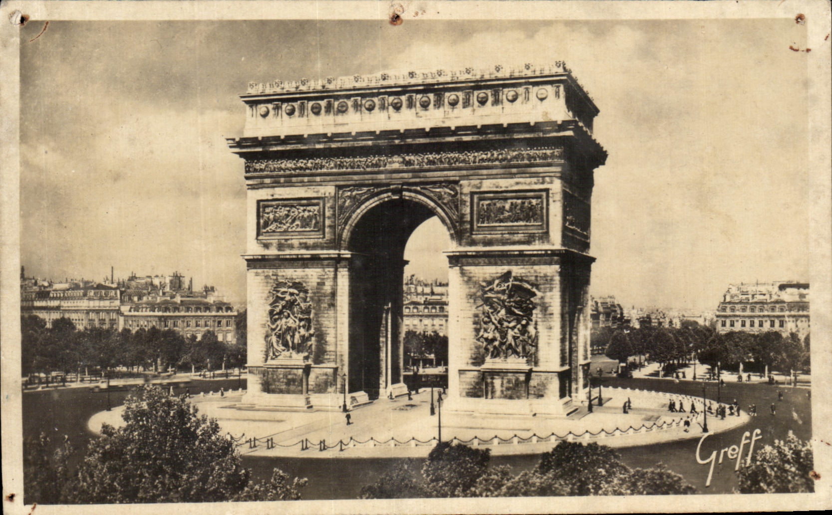 CPA Paris L'Arc de Triomphe de l'Etoile