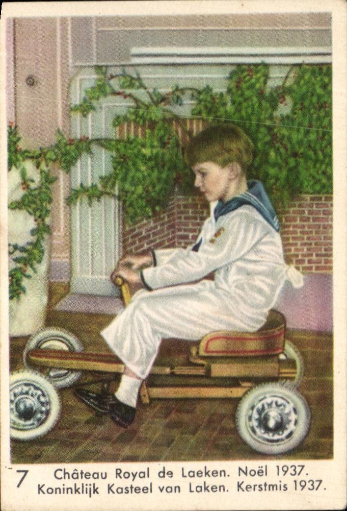 Image Dimensions of gold royal Castle of Laeken Christmas 1937