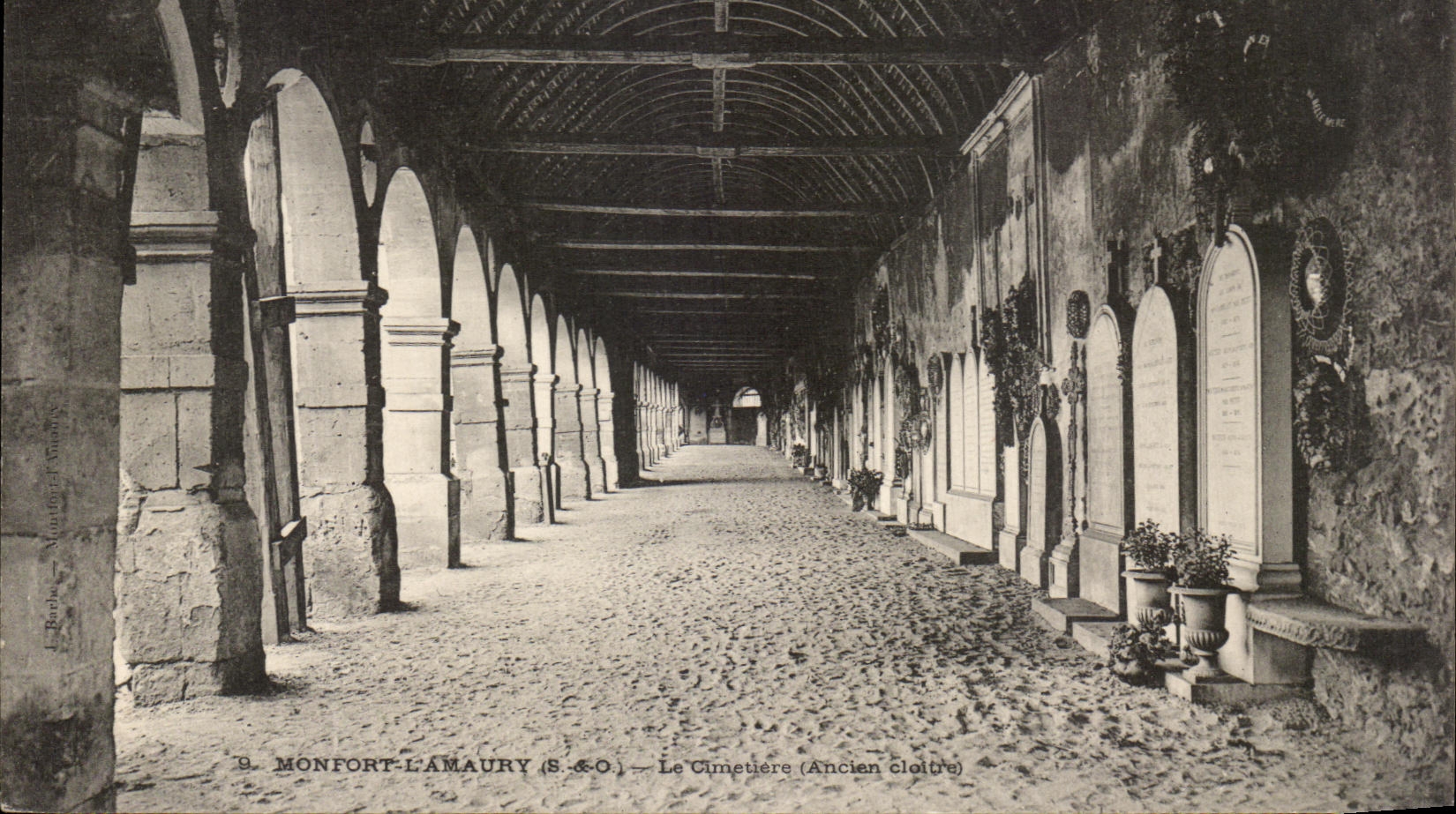 CPA Montford Amaury the Cemetery Old cloister