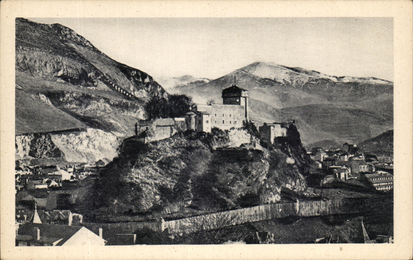 CPA Lourdes the Castle Fort