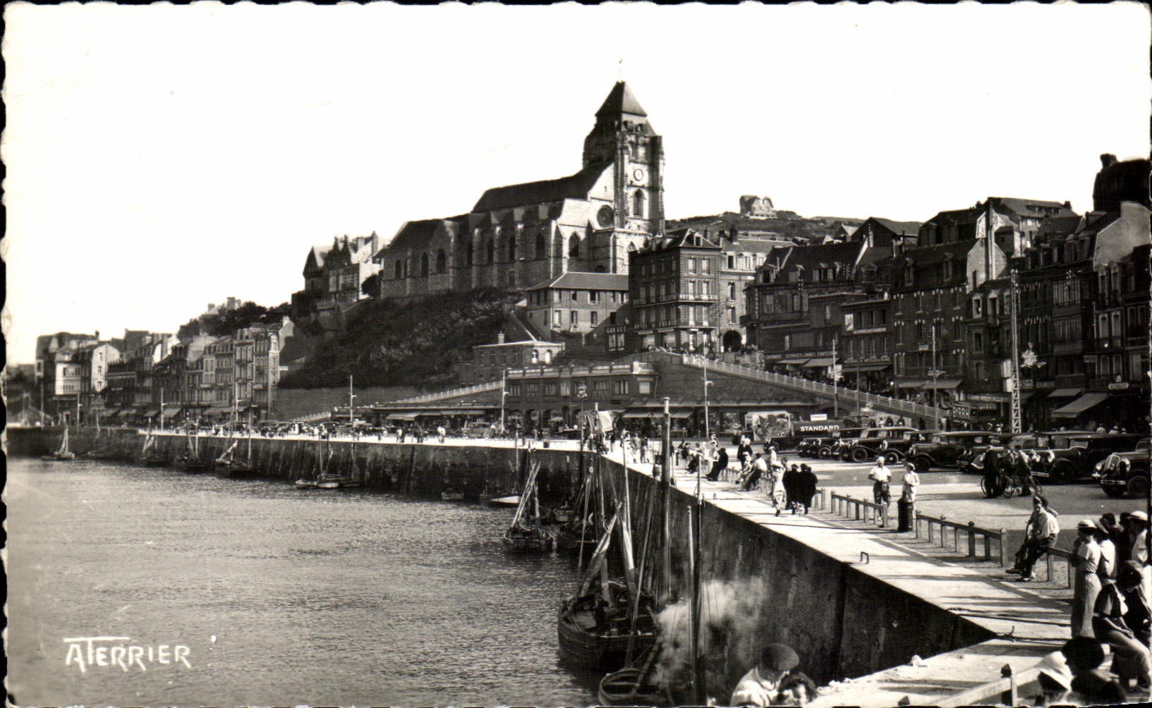 CPA View Of Treport And the François Quay First