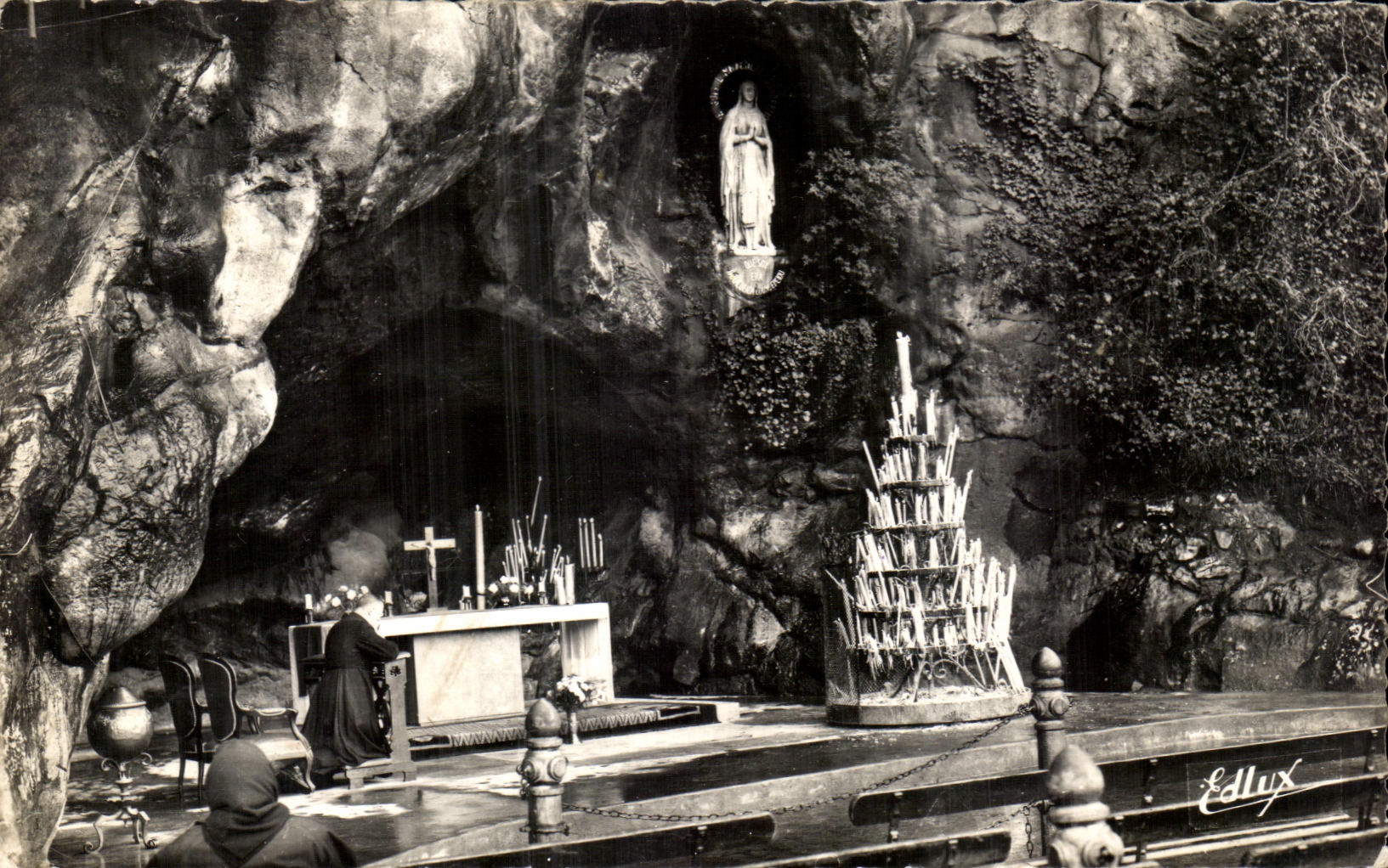 CPA Lourdes the Miraculous Cave
