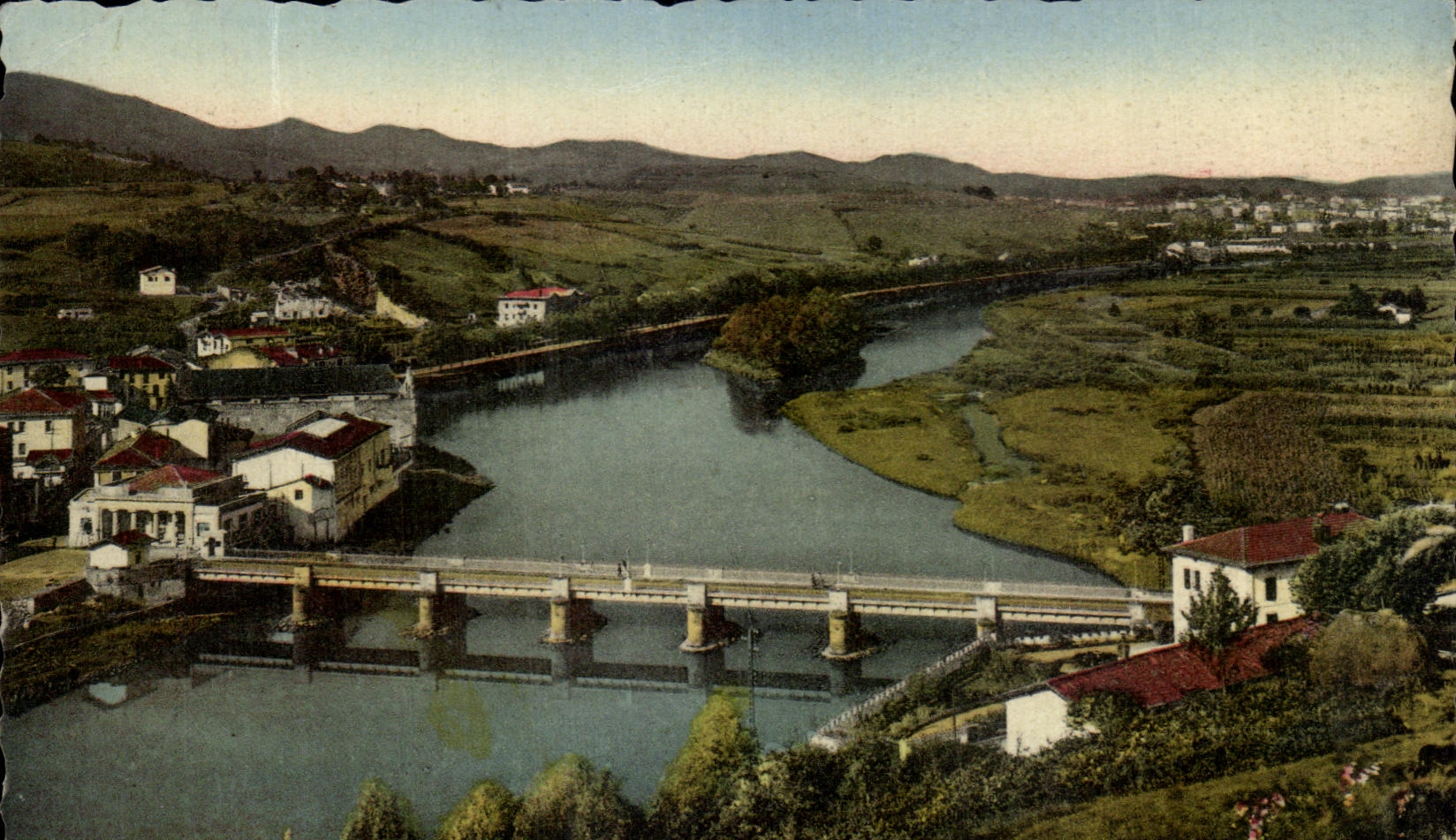 CPA Behobie Free Spanish Border the international bridge and the island of Pheasants