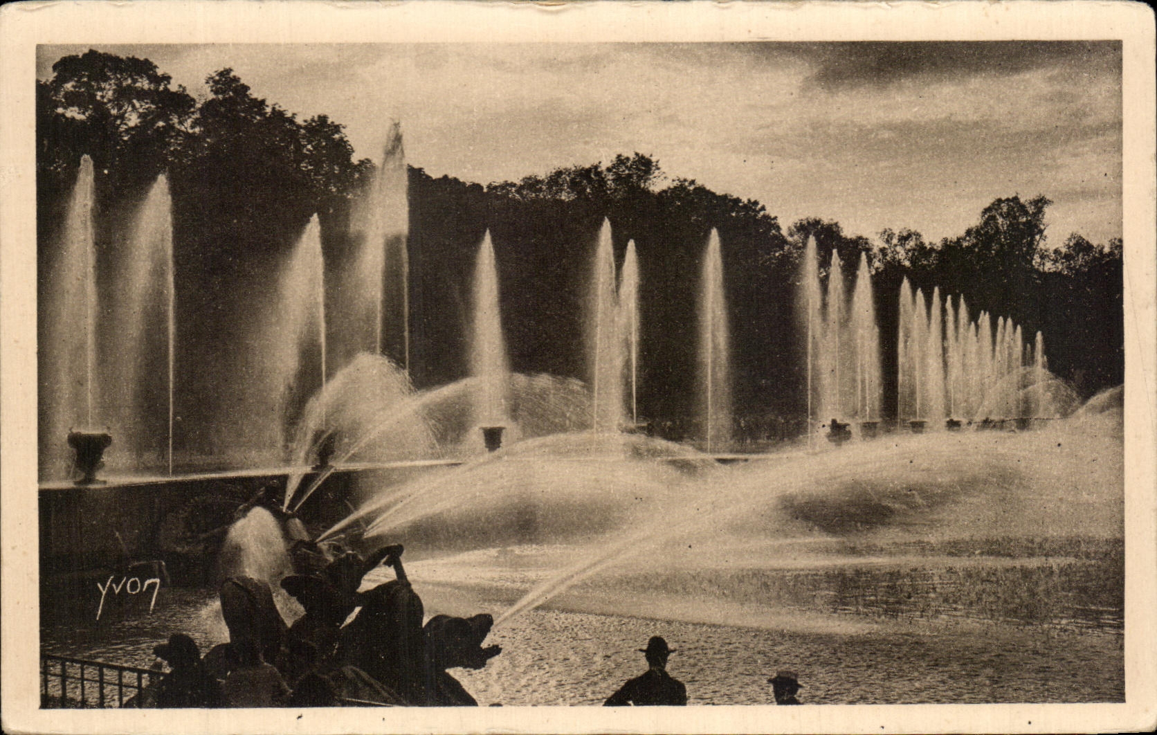 CPA Charmes De Versailles large water with the basin of Neptune