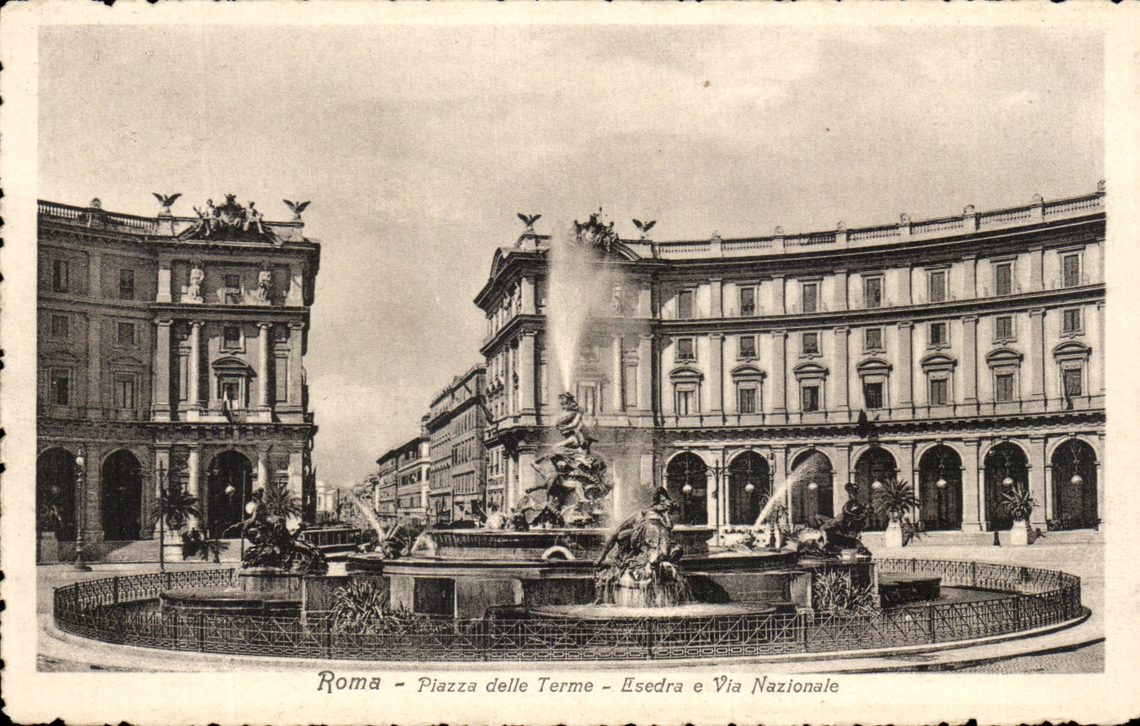 Termino Sedra E de la plaza de Delle CPA Roma via Nazionale