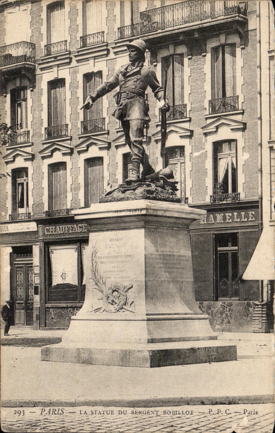 CPA Paris Statue Of the Bouillot Sergeant