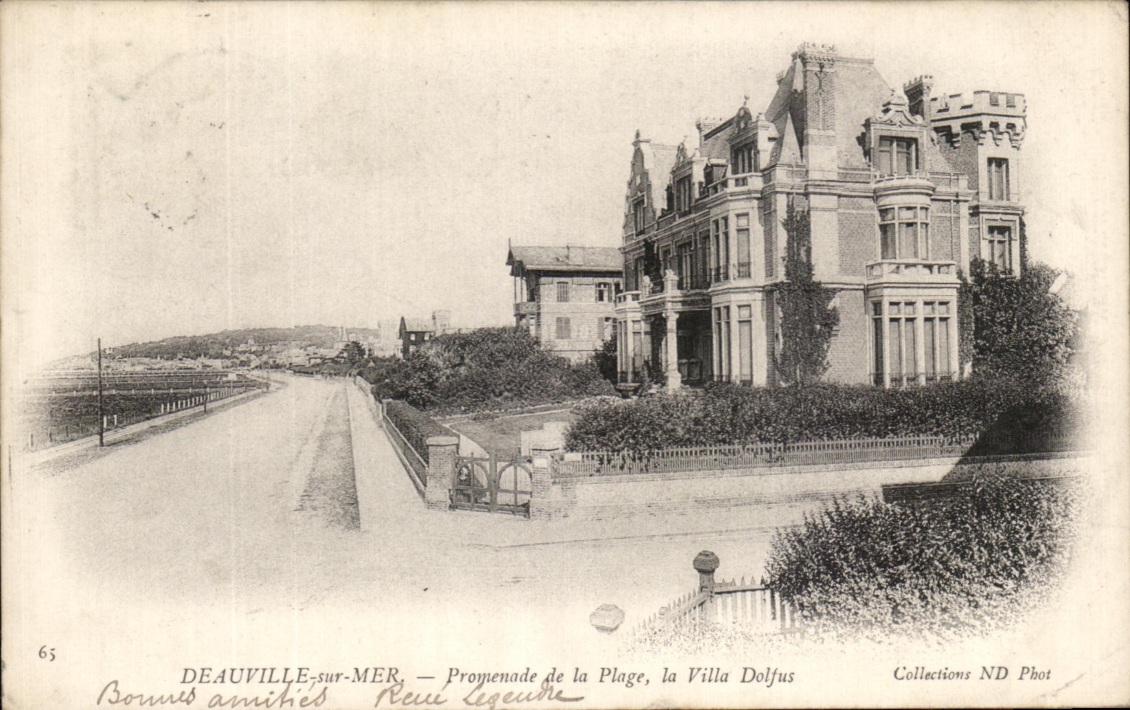 CPA Deauville On Sea Walk of the Beach the Dolfus Villa