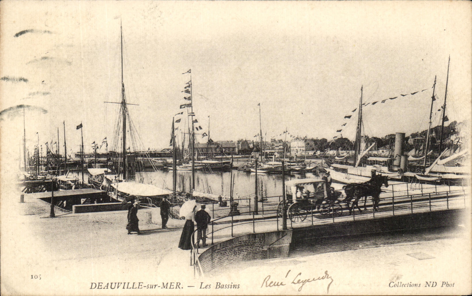 CPA Deauville On Sea the Basins Boats