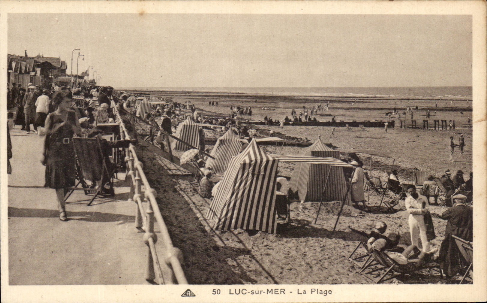 CPA Luc On Sea the Beach