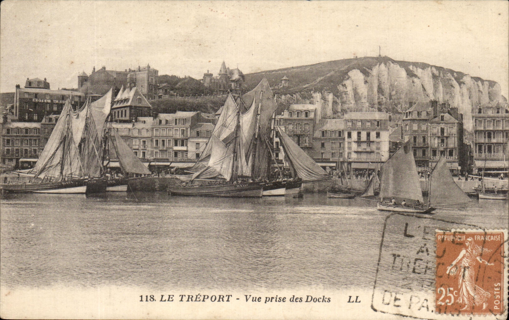 CPA Treport Seen from of the Docks