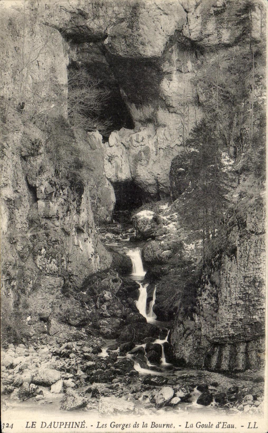 CPA Dauphine the Falls ds Bourne Goule d' Eau