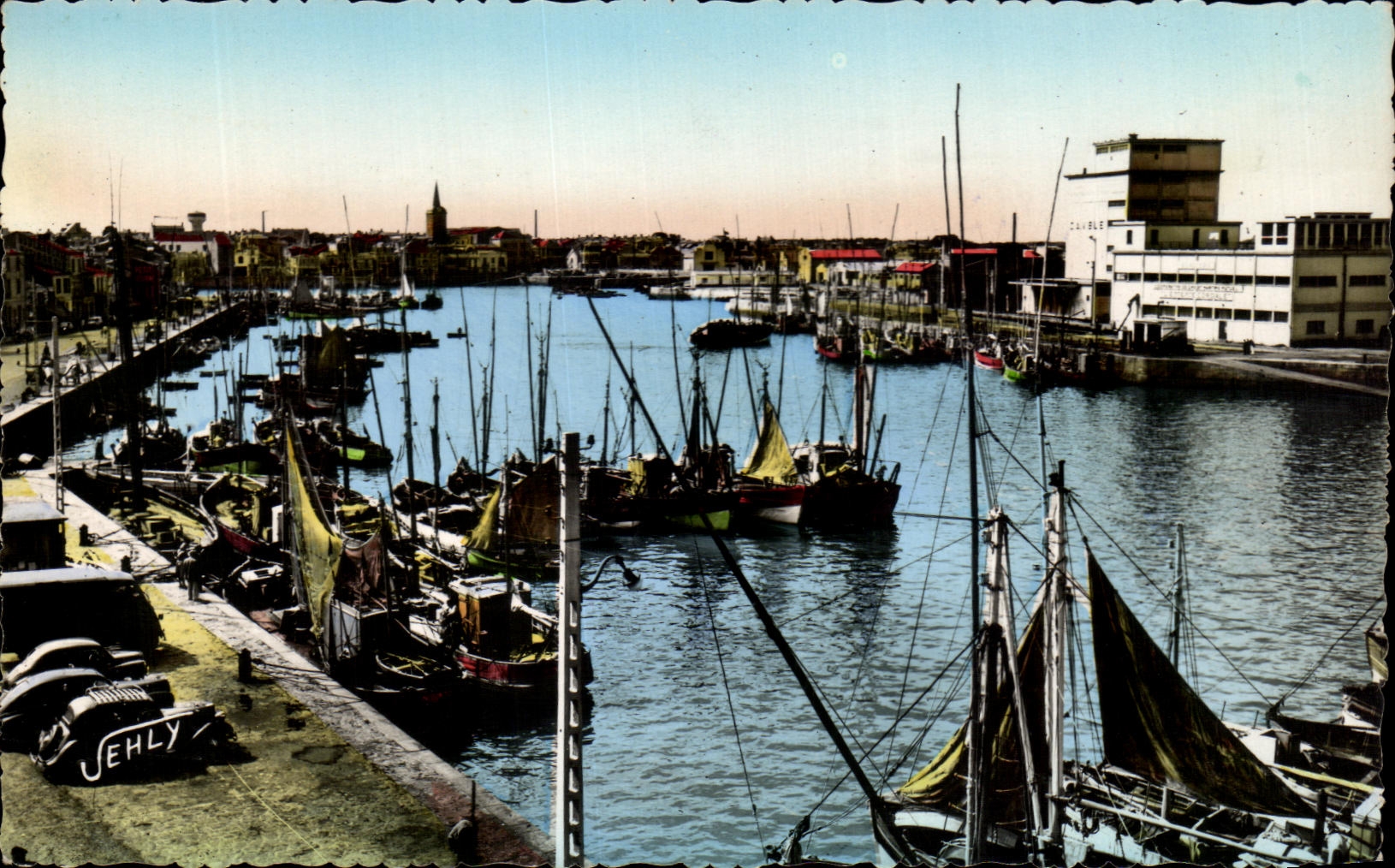 CPA La Rochelle Vision panoramica de los barcos portuarios