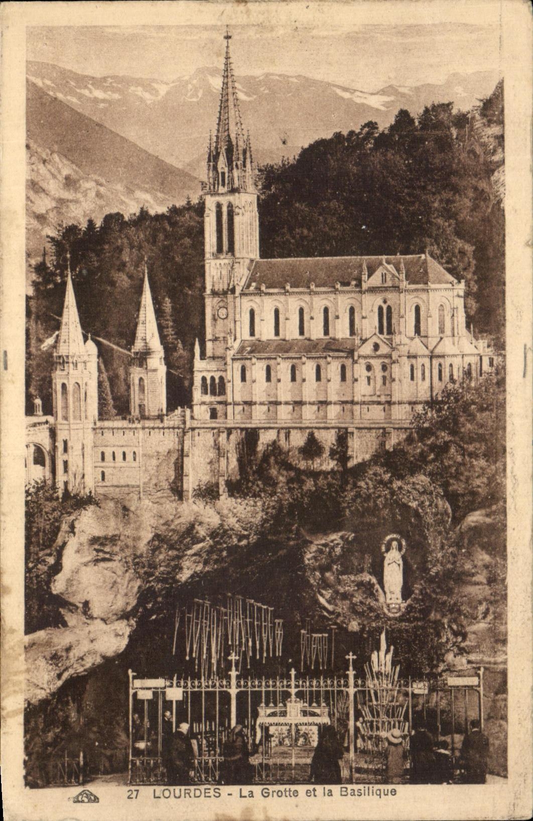 CPA Lourdes the Cave and the Basilica