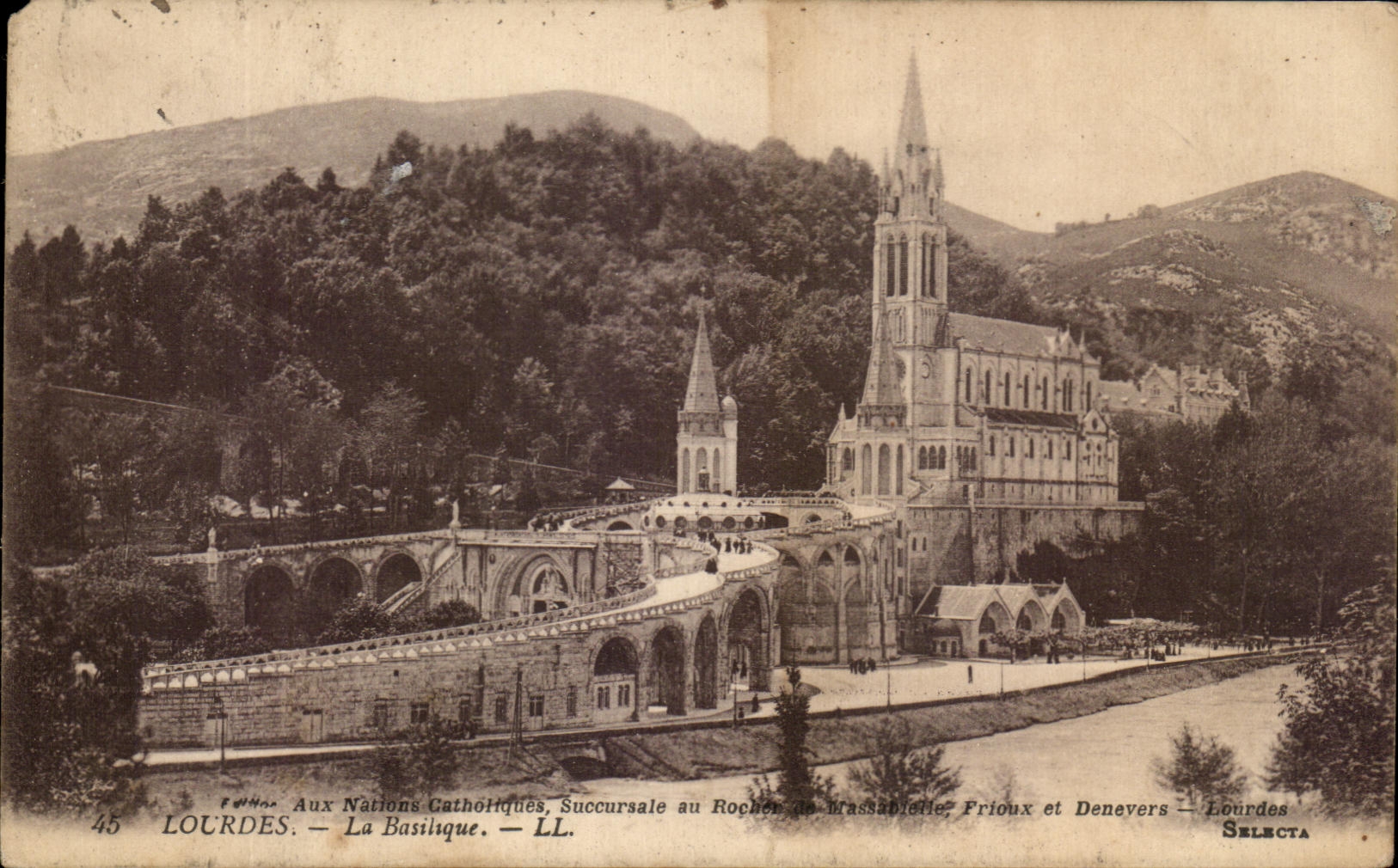 CPA Lourdes the Basilica