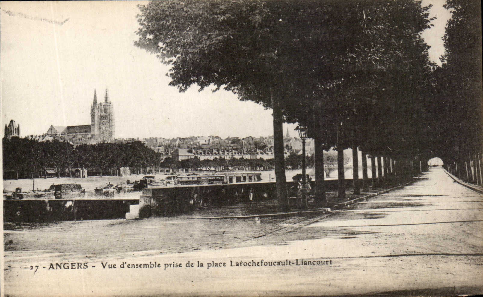CPA Angers Overall picture catch of the place Larochefoucault Liancourt