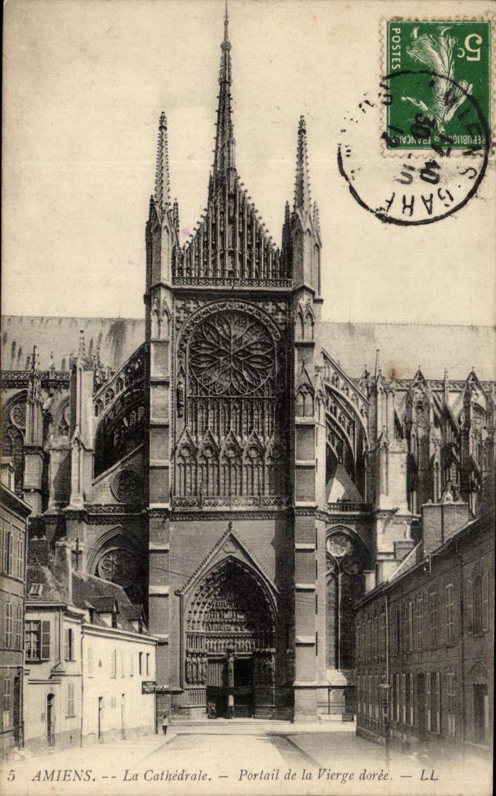 CPA Amiens the Cathedral Gate Of the Dorce Virgin
