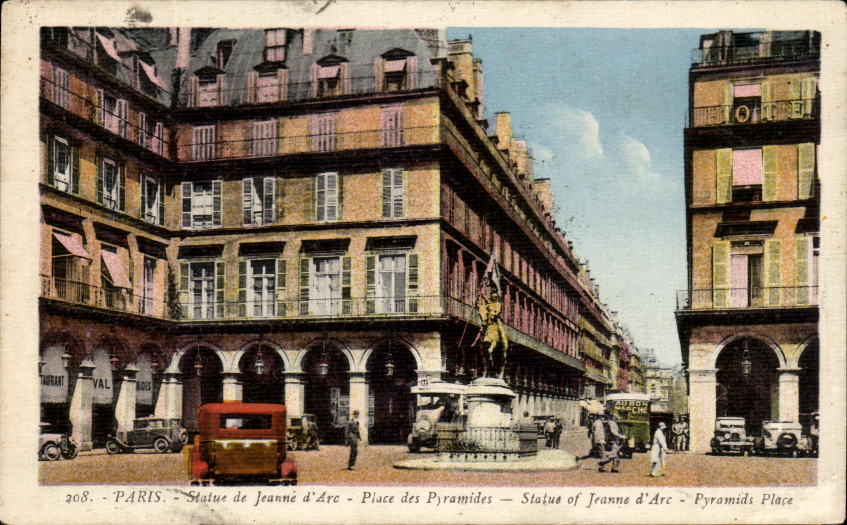 CPA Paris Statue De Jeanne d'arc Place Des Pyramides