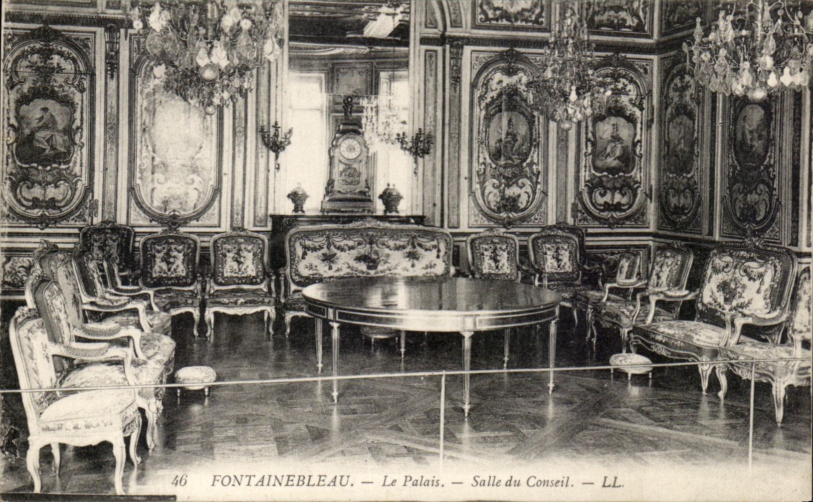 CPA Fontainebleau the Palate Room of the Council