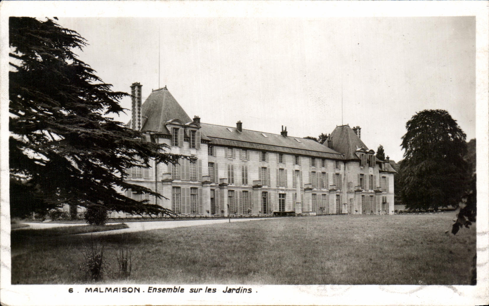 CPA Malmaison Together on the Gardens