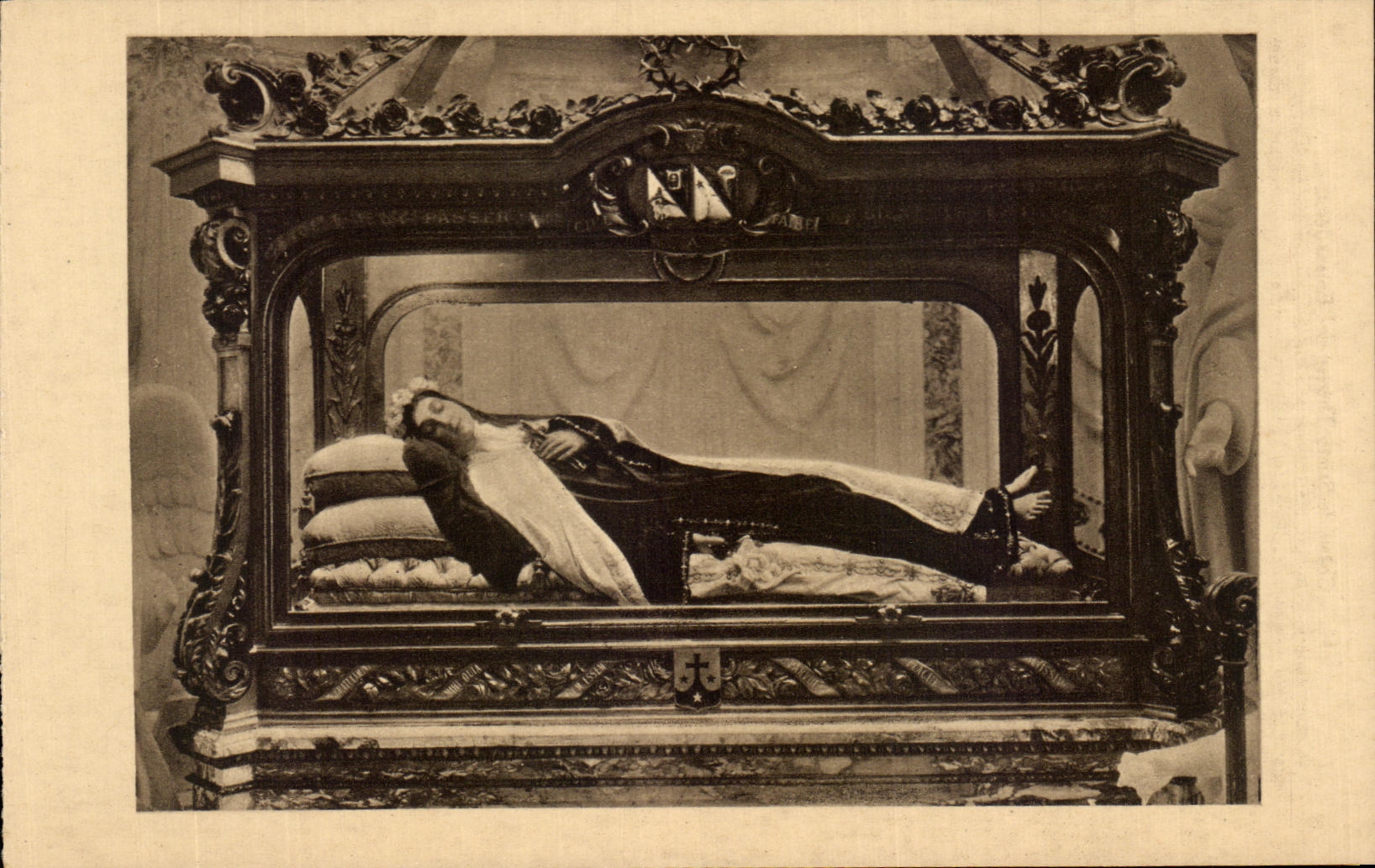 CPA Sainte Teresa del nino de Jesus en su caza de Lisieux