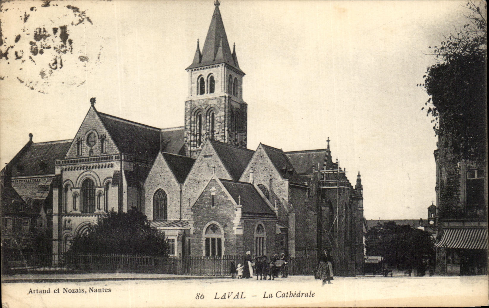 CPA Laval la catedral