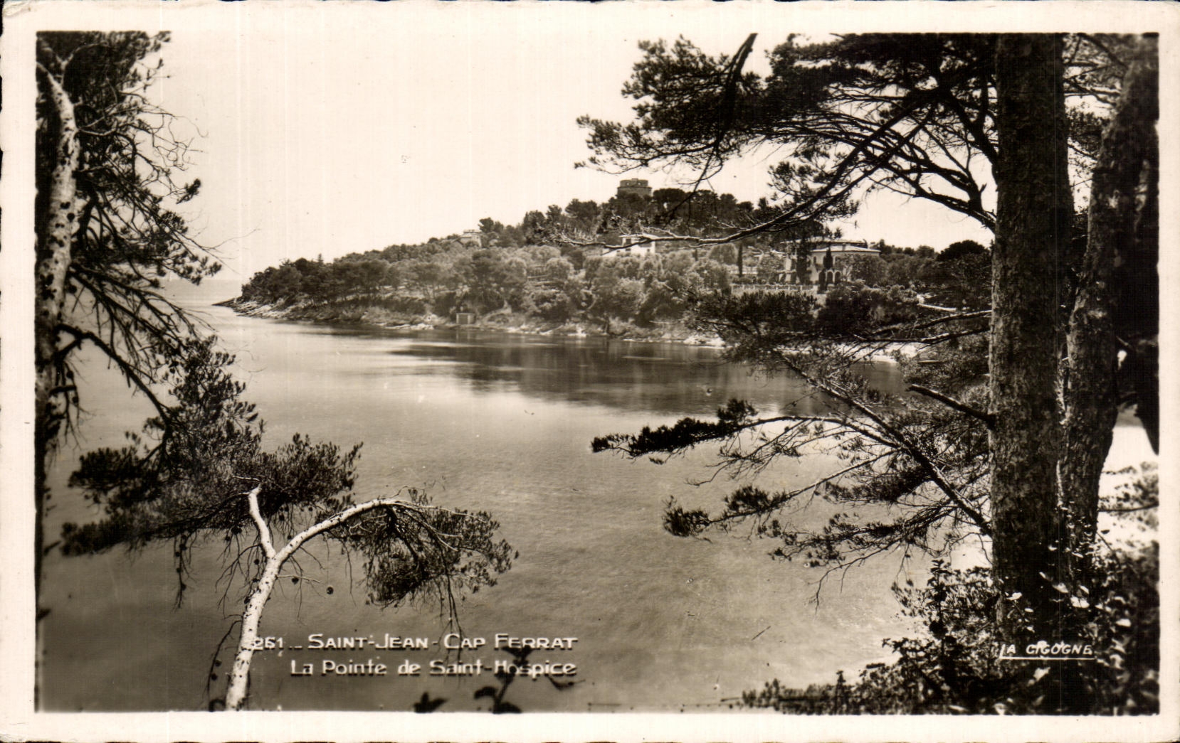 Tapa de Ferrat del cabo de Jean del santo de CPA del hogar de vieja gente del santo