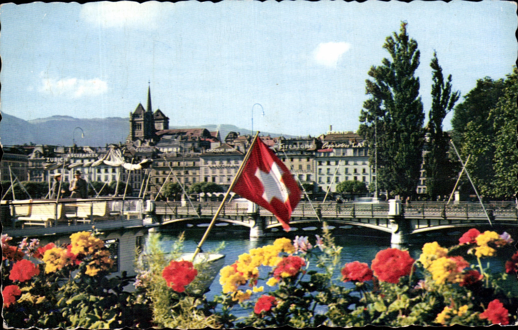 CPSM Ginebra la ciudad y la catedral del santo Plerre puesto que el qai del montaje Blanc