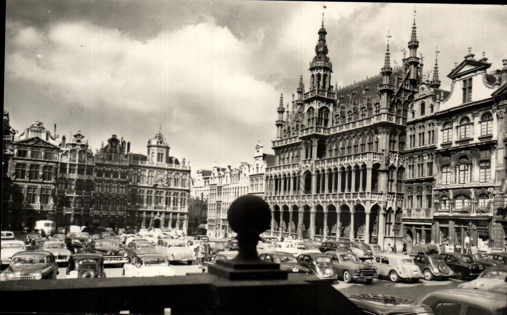 CPA Brussels Coin of Large Places