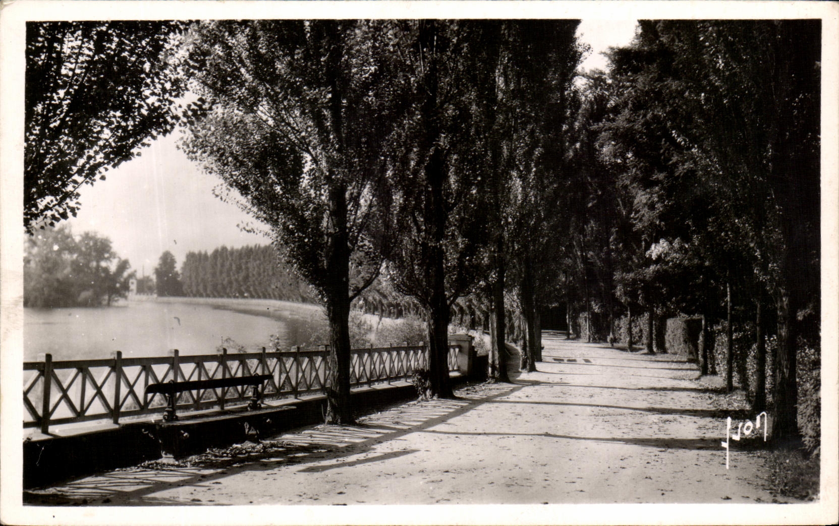 CPA Meaux walk of Trinitaires