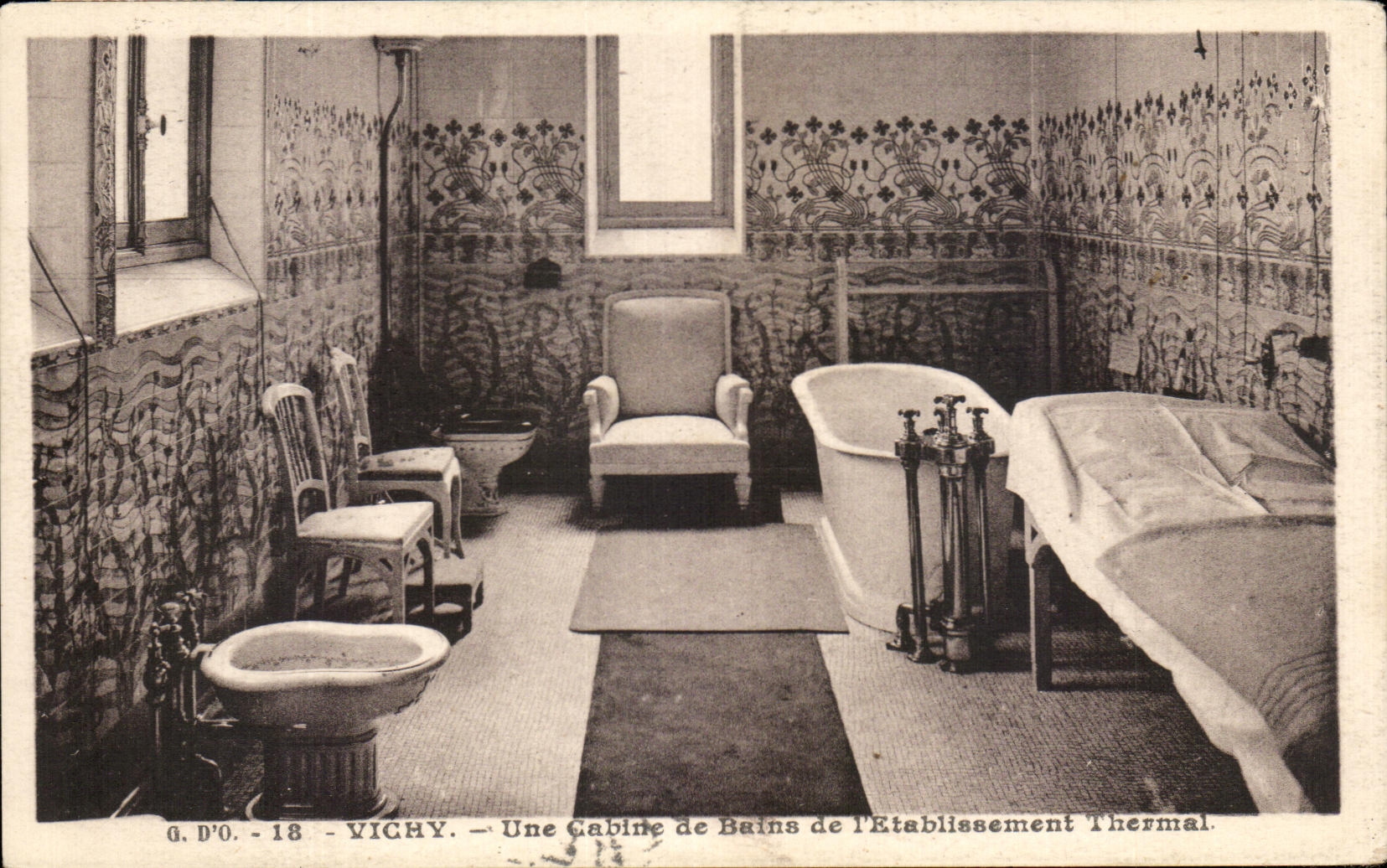 CPA Vichy Une Cabine De Bains De l'Etablissement Thermal