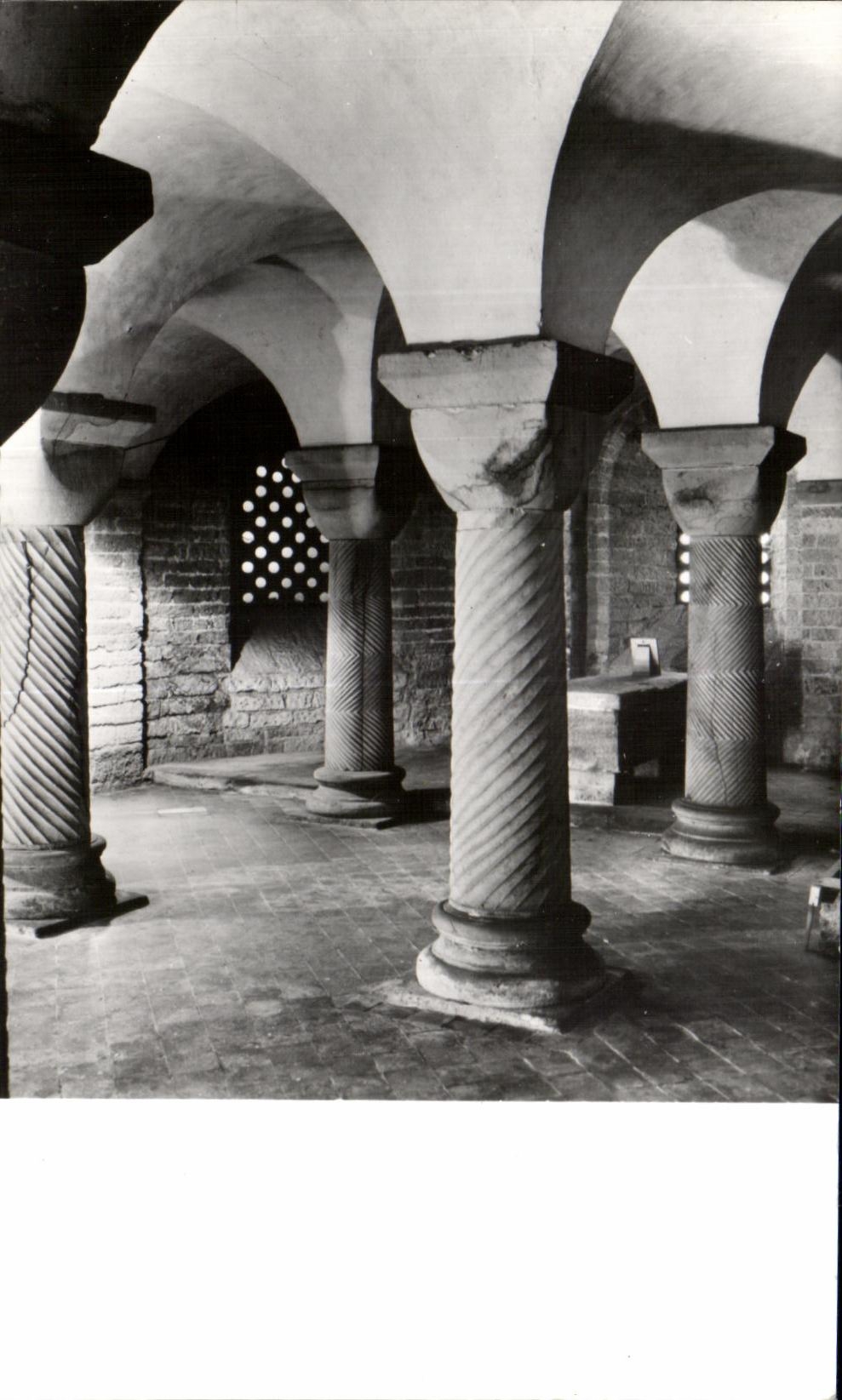 CPA Crypt Pieters Kerk Utrecht Met Sarcophaag Van Bissschop Bernoldus