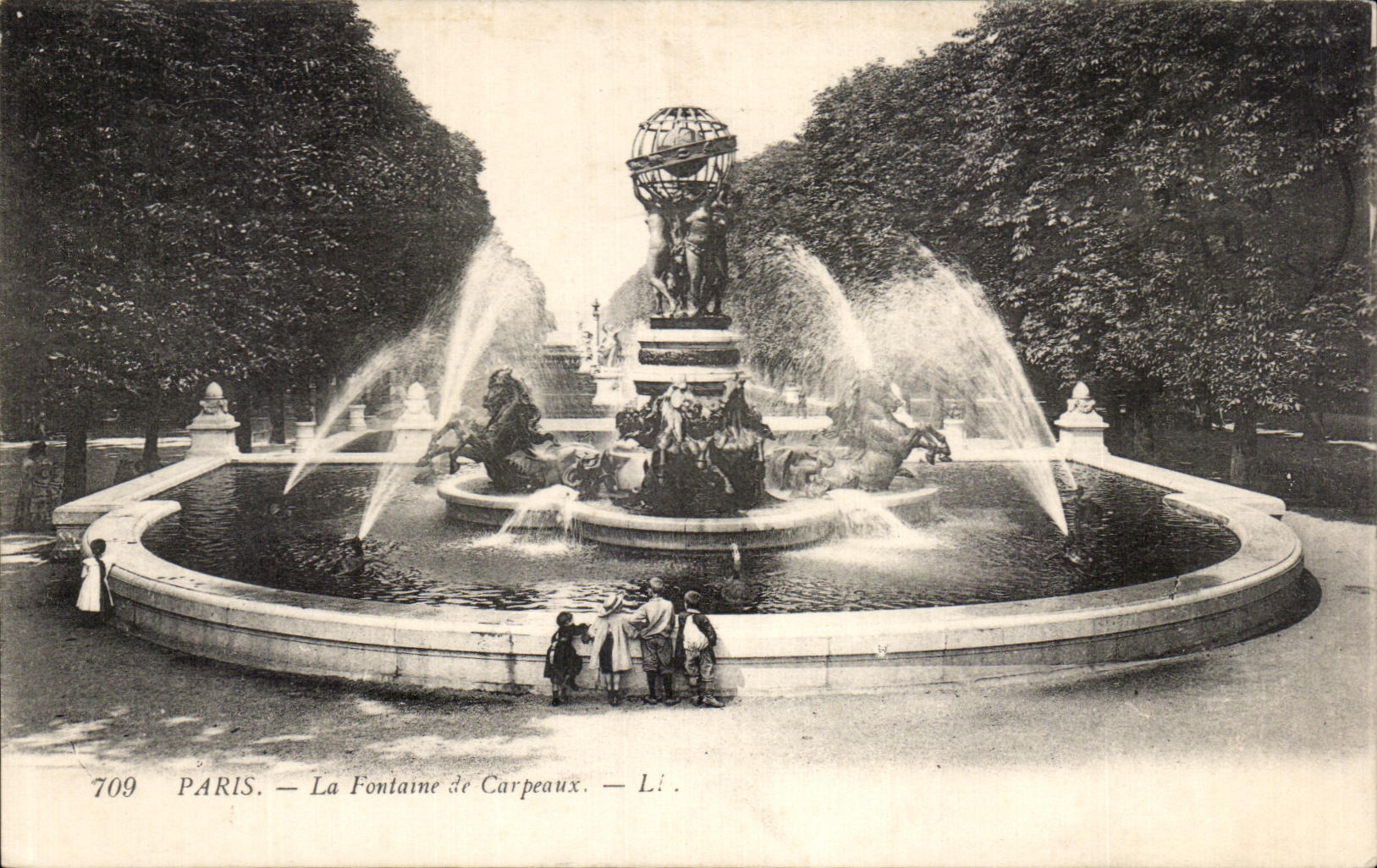 CPA Paris the Fountain of Carpeaux