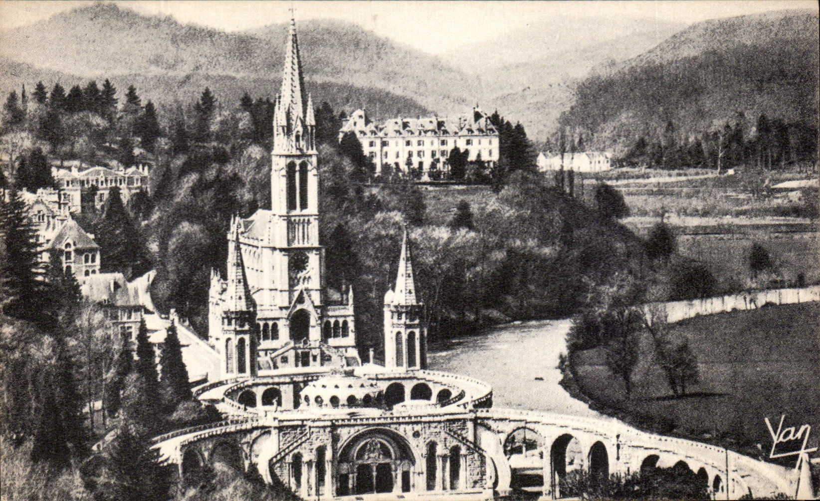 CPA Lourdes the Basilica Seen of the Castle Fort