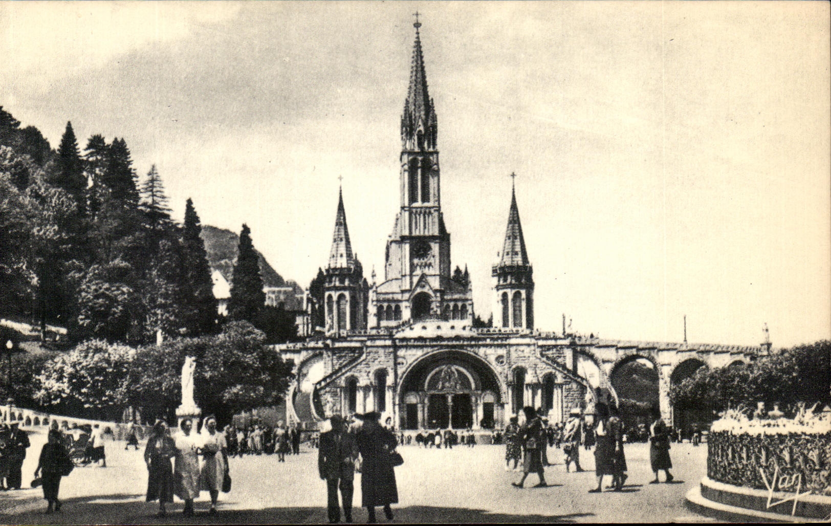 CPA Lourdes the Basilica Entrance of the Rosary