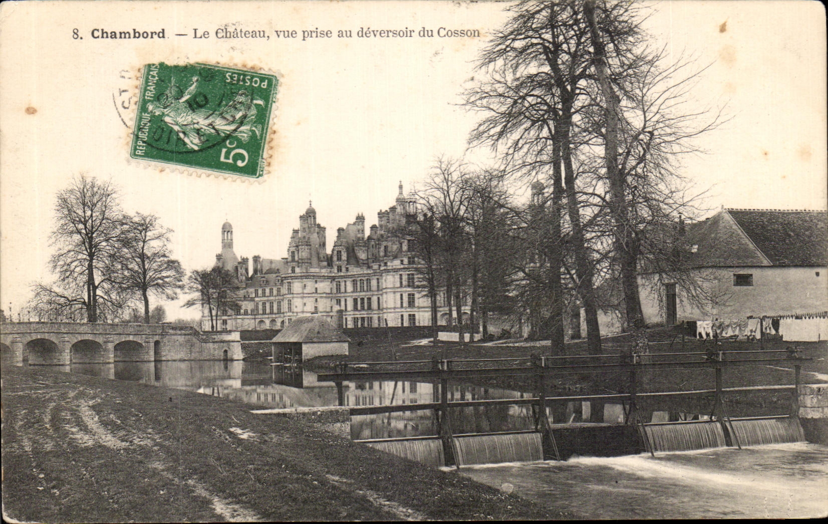 CPA Chambord Le Chateau Vue Prise au deversoir du Cosson