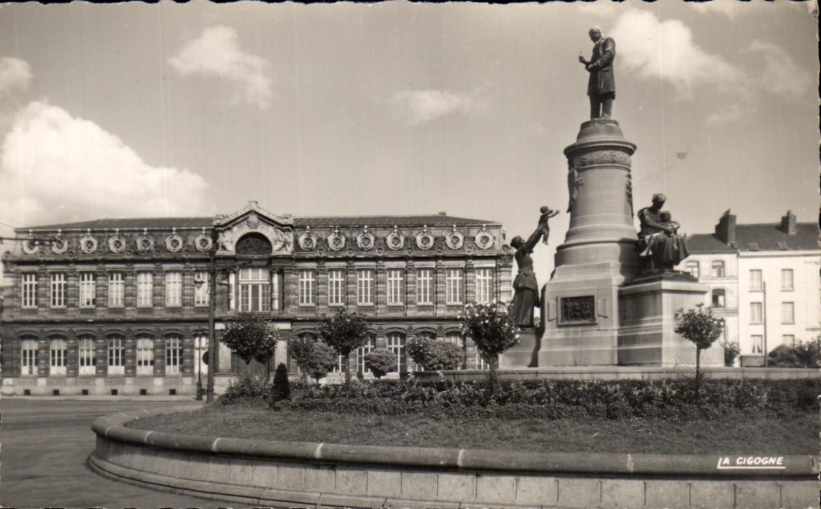 CPA Lille Faculty of Science and Pasteur Monument